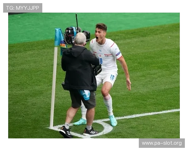 欧洲杯训练中罕见怒吼全力以赴只为实现惊天逆转