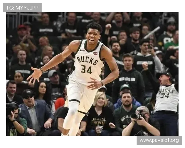 字母哥18投12中砍下37分6篮板11助攻3抢断 三分2中4罚球命中率接近九成 字母哥18投12中砍下37分6篮板11助攻3抢断 三分2中4罚球命中率接近九成