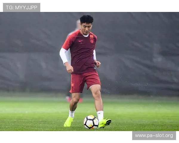 退役成为全场焦点 每一次举动都引发热搜热议 退役成为全场焦点 每一次举动都引发热搜热议